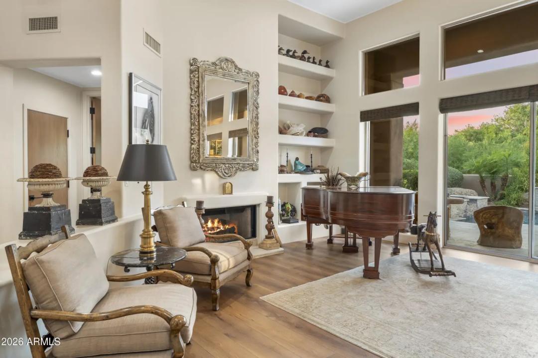 Real Estate Picture 8