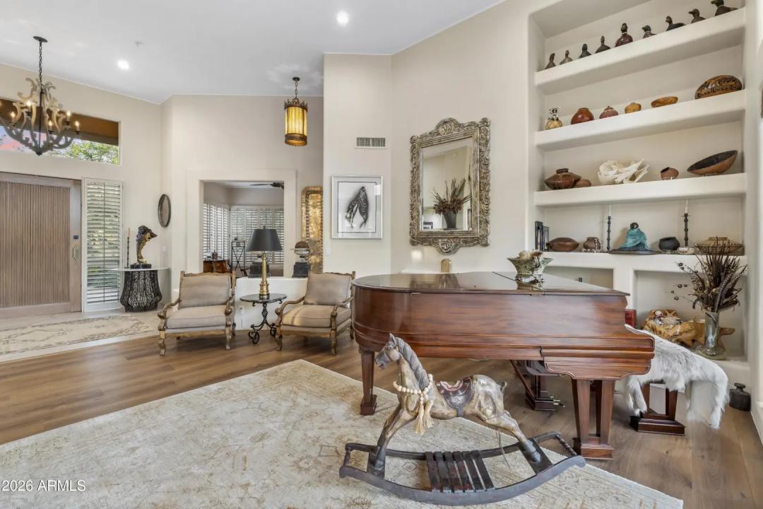 Real Estate Picture 10