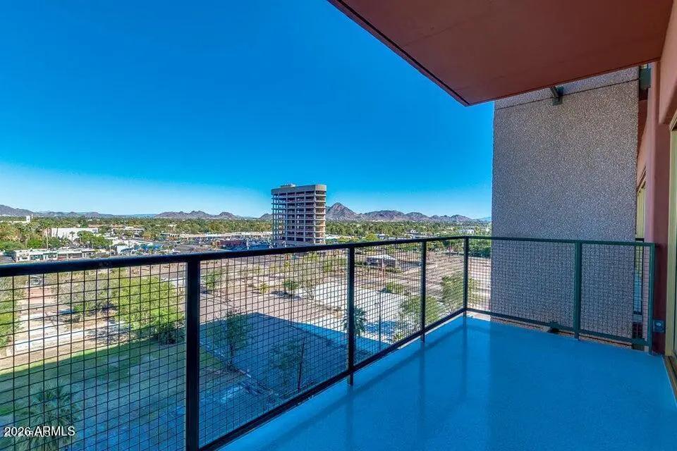 Real Estate Picture 3