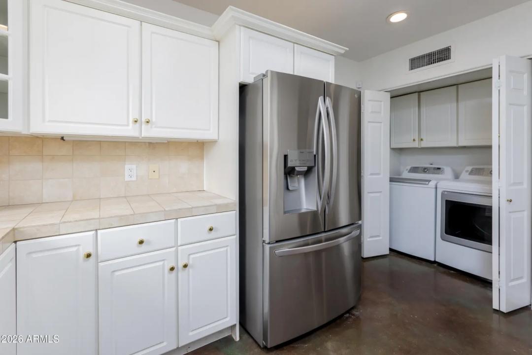 Real Estate Picture 17