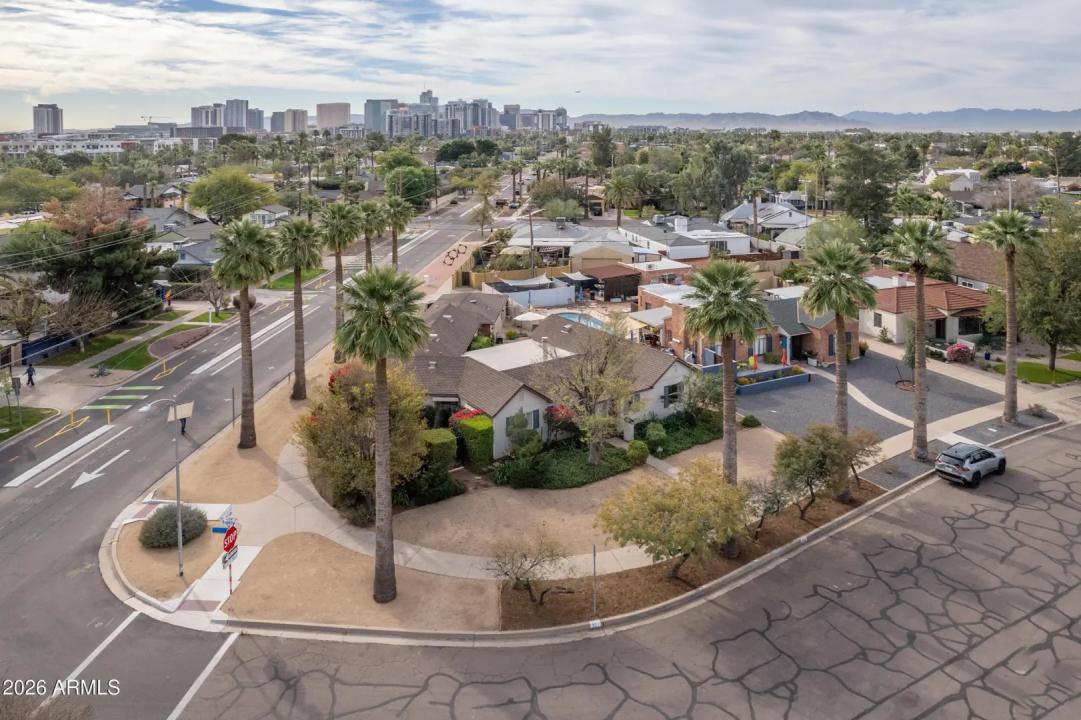 Real Estate Picture 33
