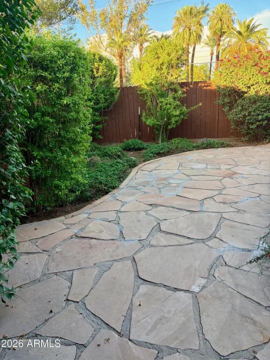 Real Estate Picture 5