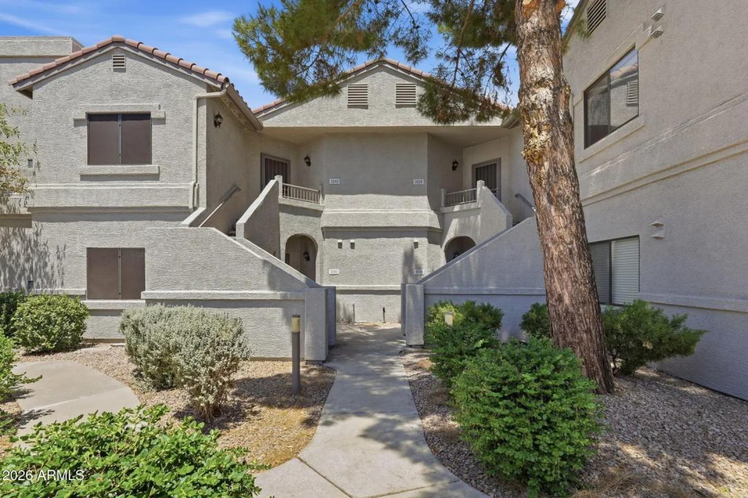 Real Estate Picture 6