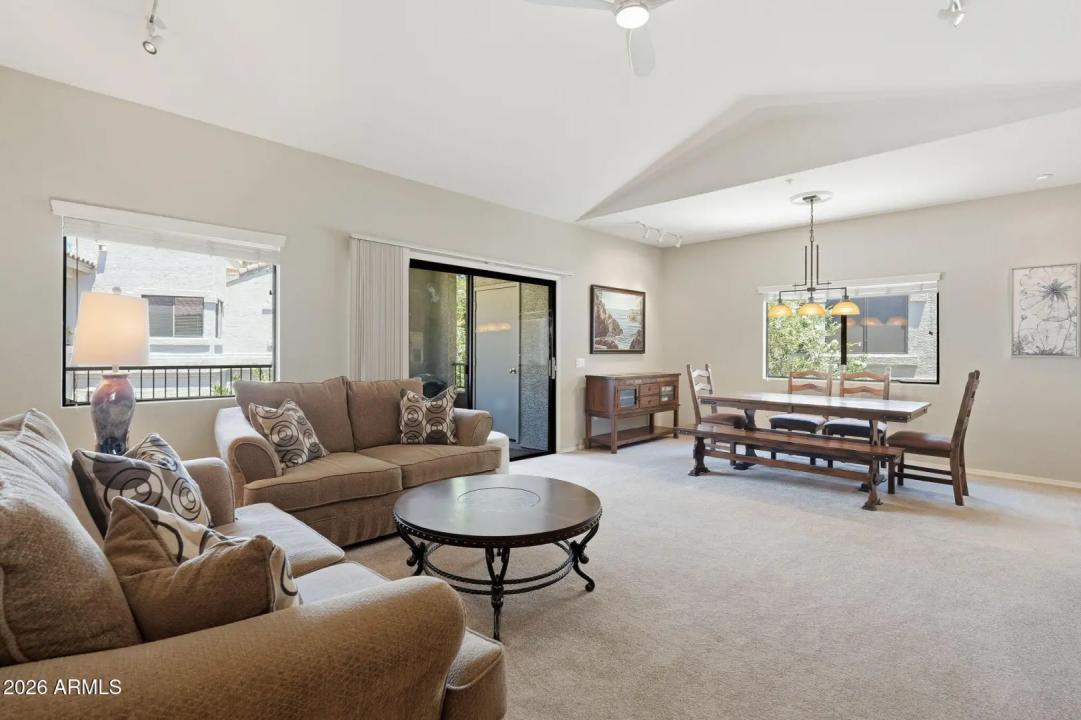 Real Estate Picture 8