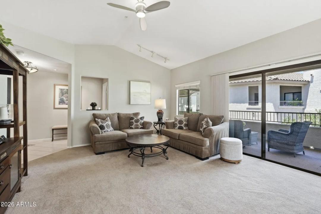 Real Estate Picture 9