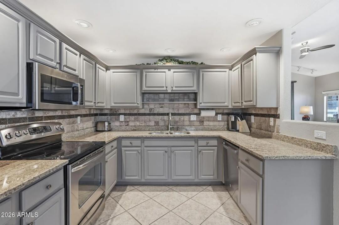 Real Estate Picture 10