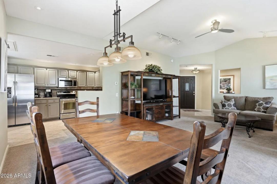 Real Estate Picture 17