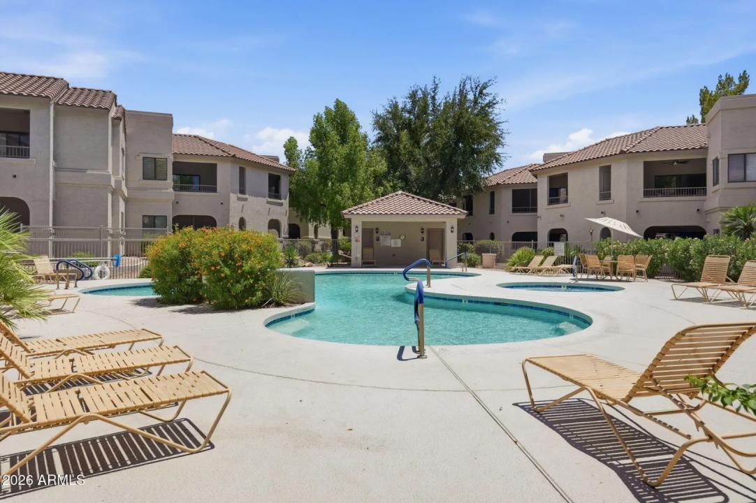 Real Estate Picture 33