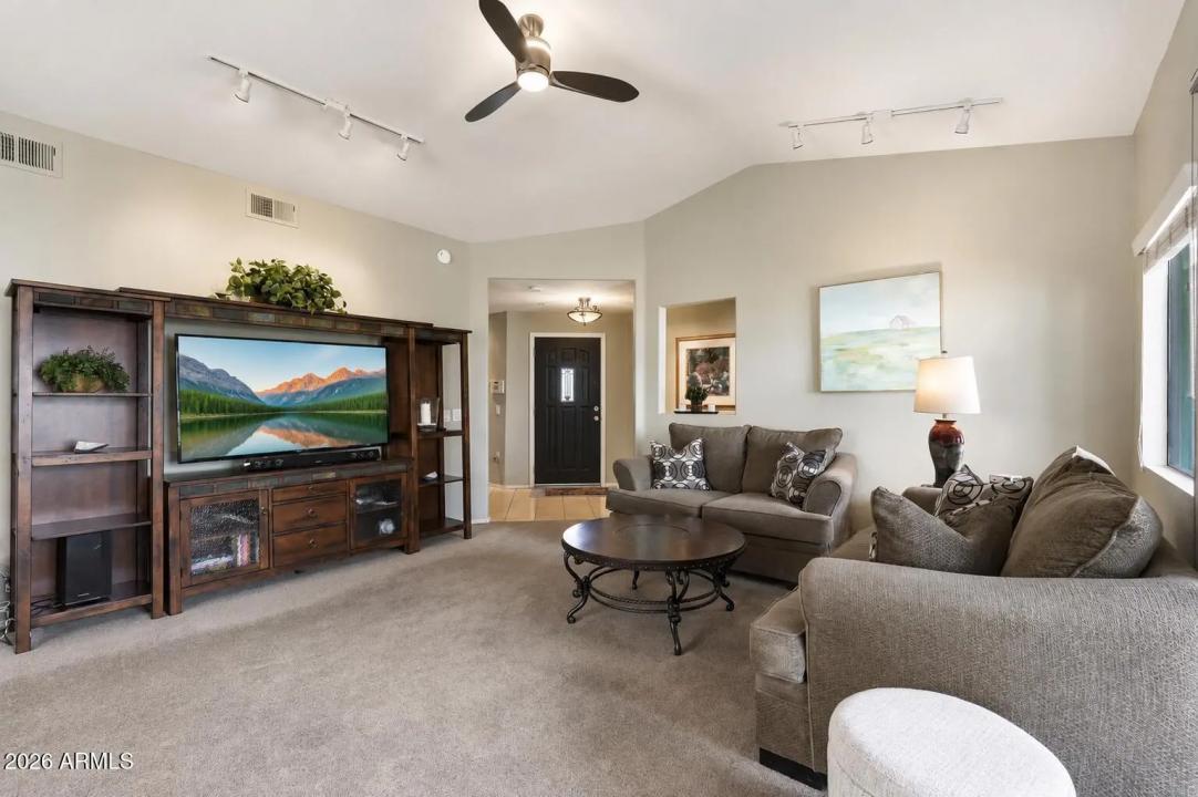 Real Estate Picture 7