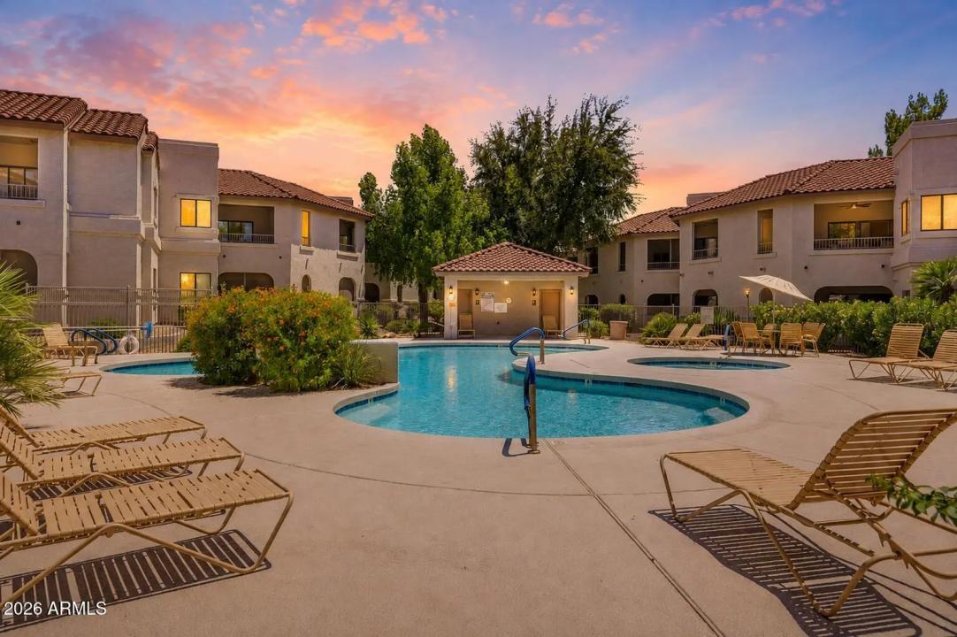 Real Estate Picture 4