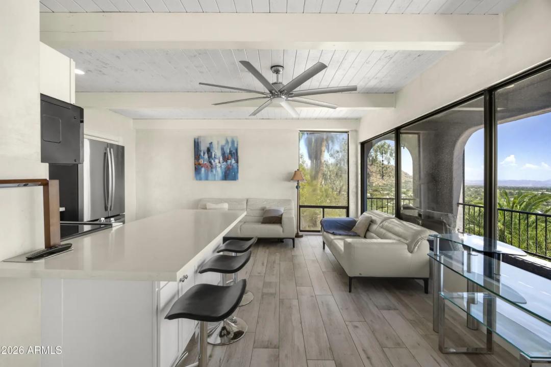 Real Estate Picture 7