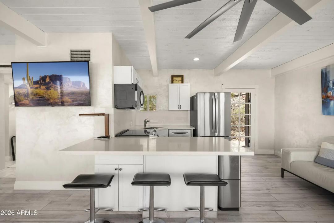 Real Estate Picture 9