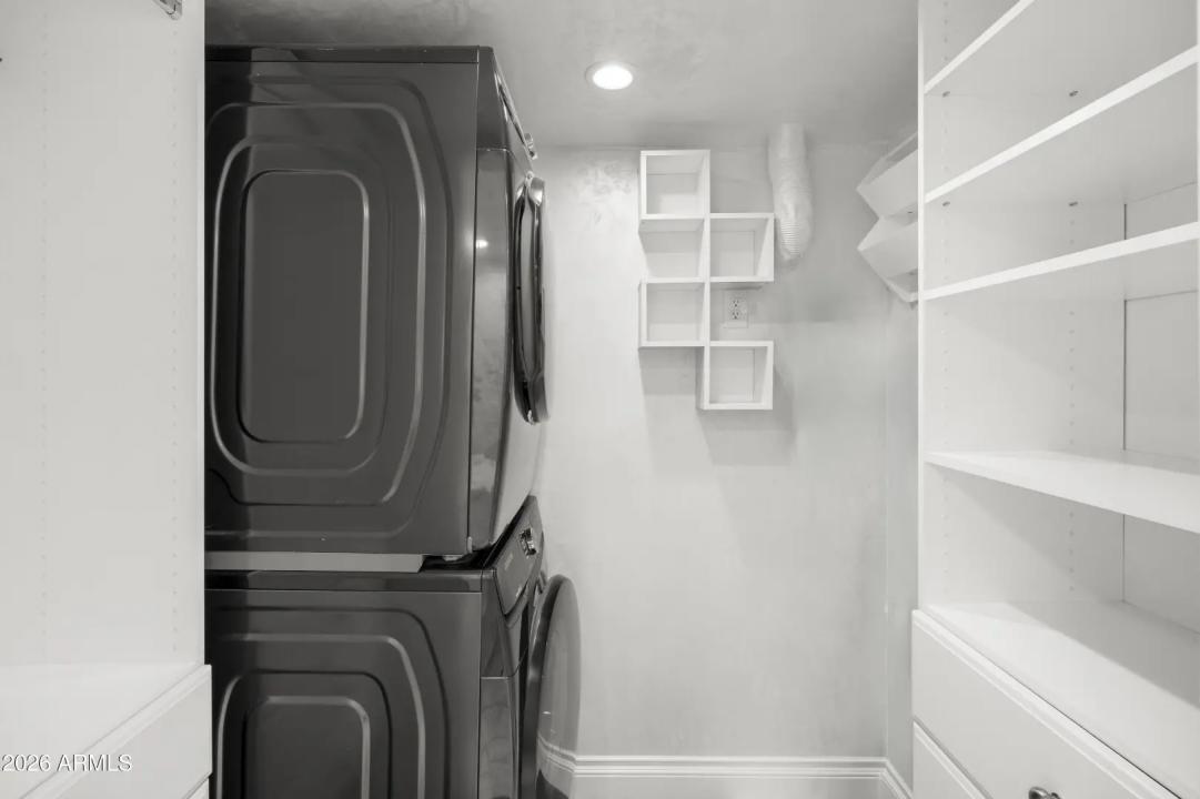 Real Estate Picture 14