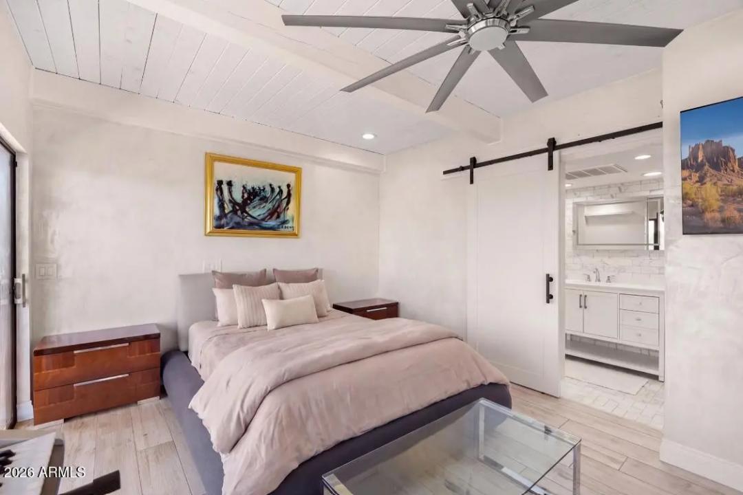 Real Estate Picture 12
