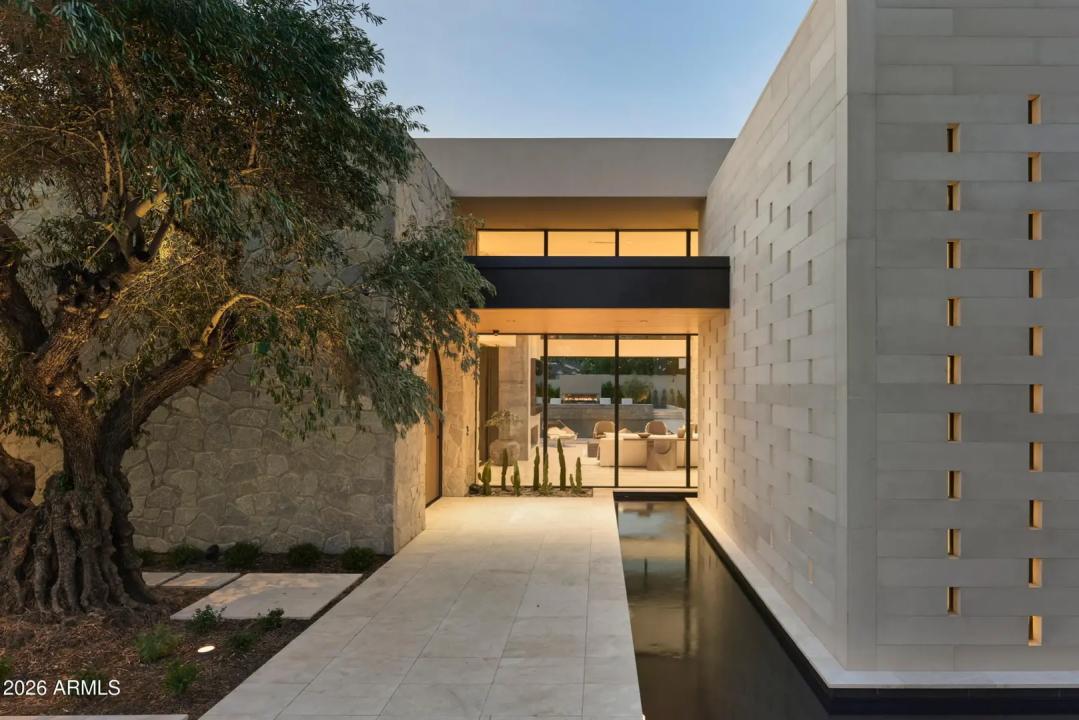 Real Estate Picture 6