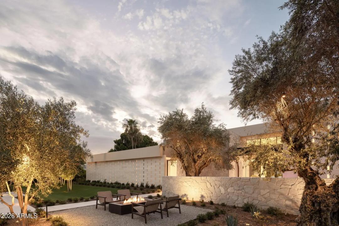 Real Estate Picture 4