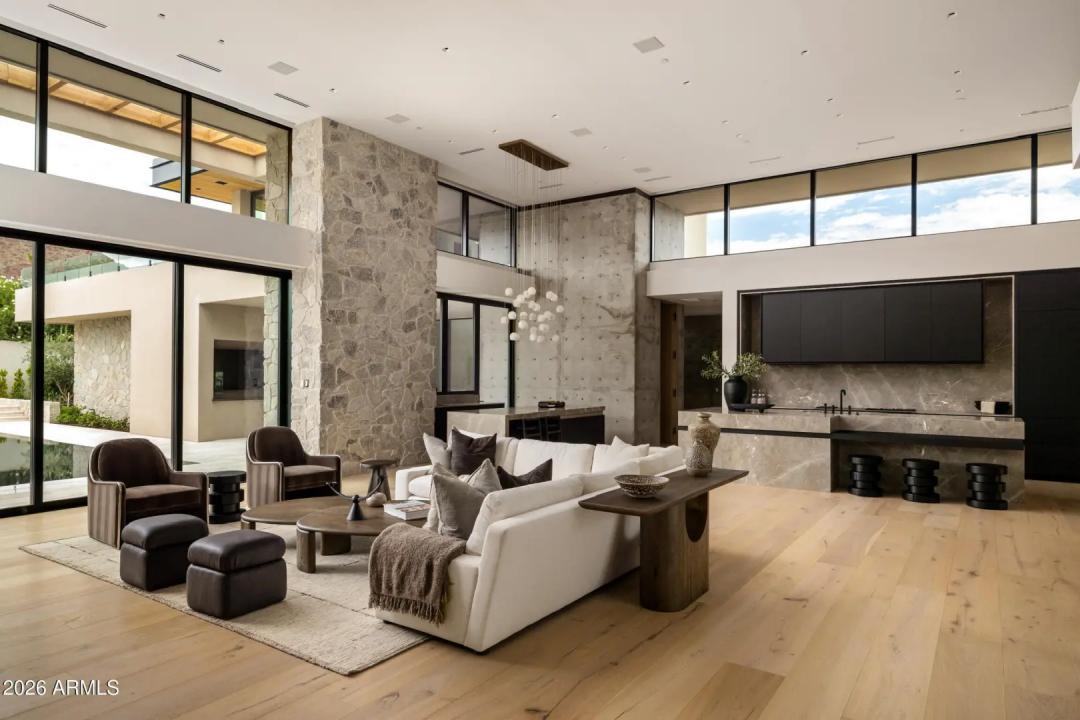 Real Estate Picture 15