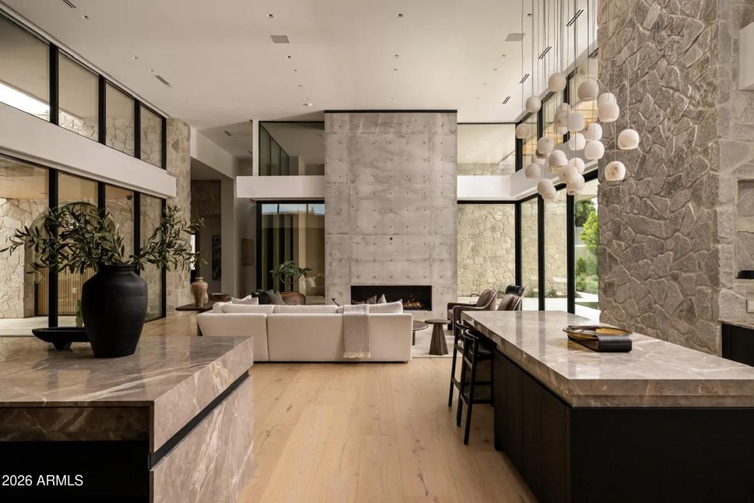 Real Estate Picture 14