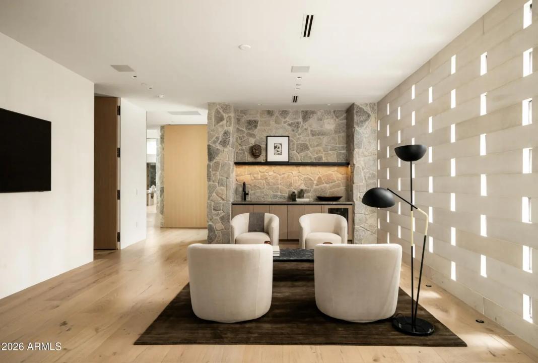 Real Estate Picture 37
