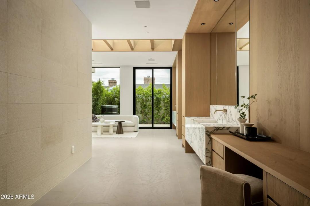 Real Estate Picture 34