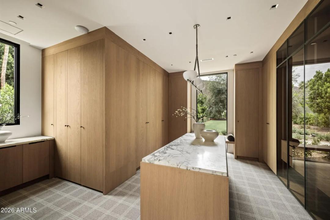Real Estate Picture 30