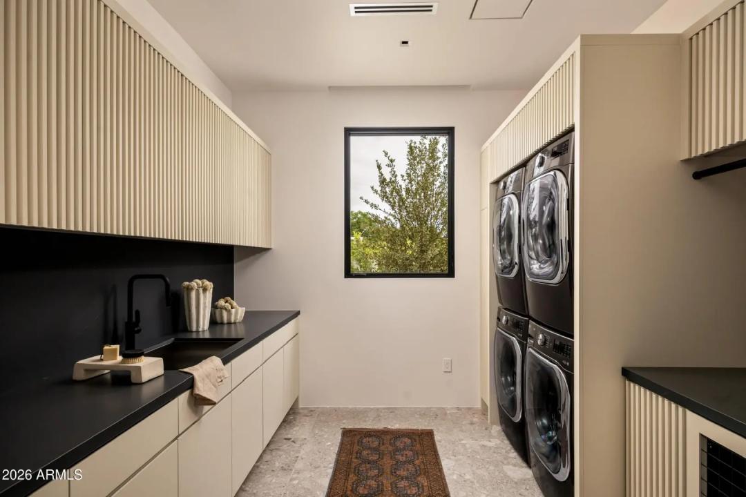 Real Estate Picture 52