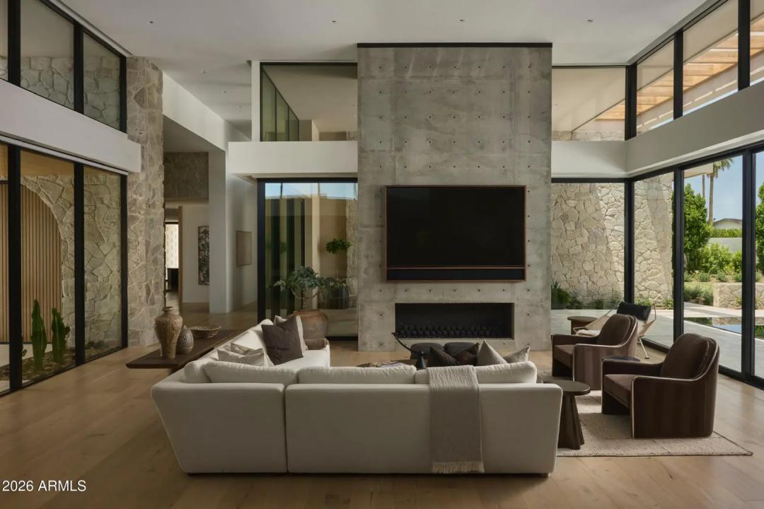 Real Estate Picture 12