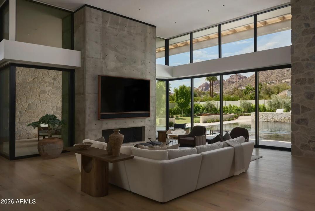 Real Estate Picture 10
