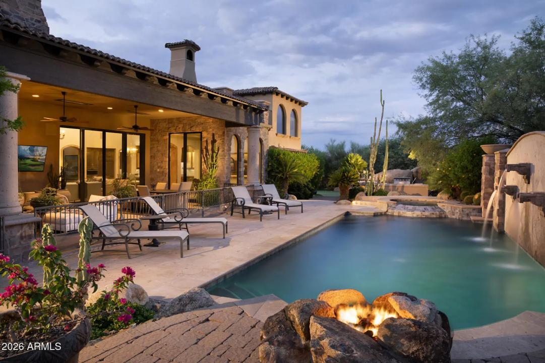 Real Estate Picture 4