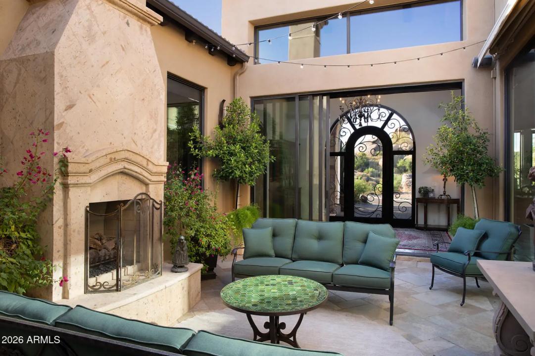 Real Estate Picture 10