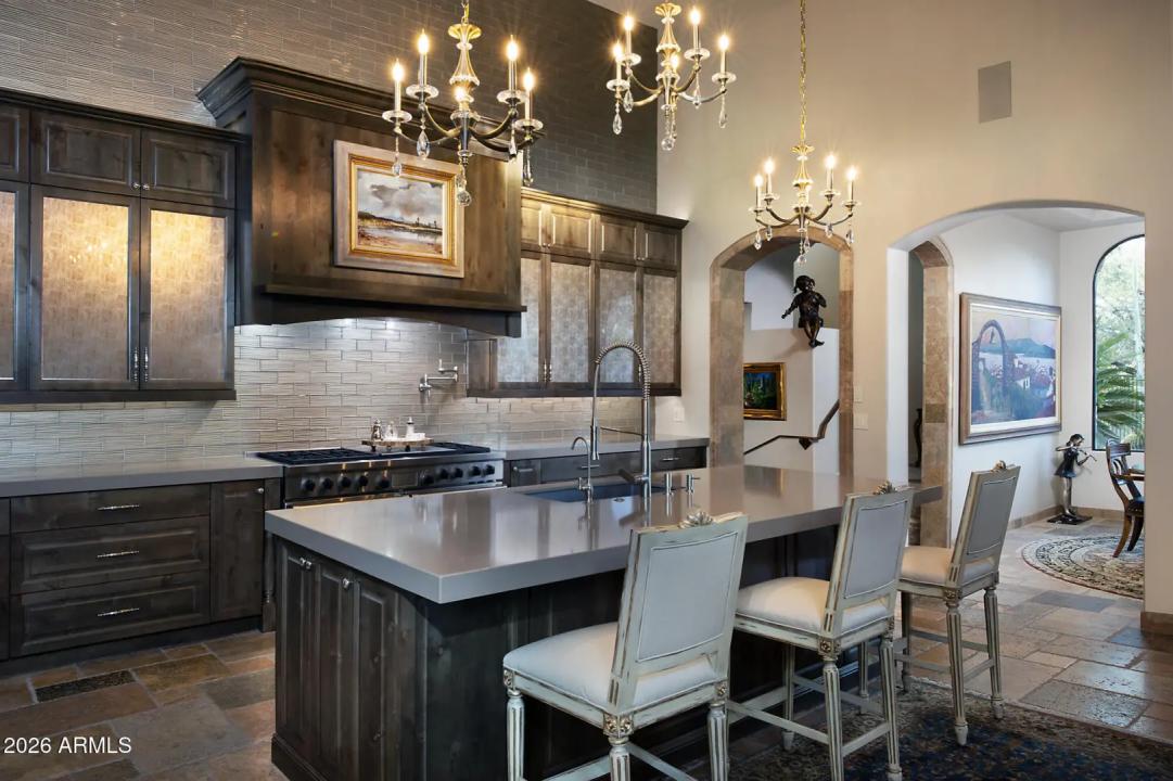 Real Estate Picture 16