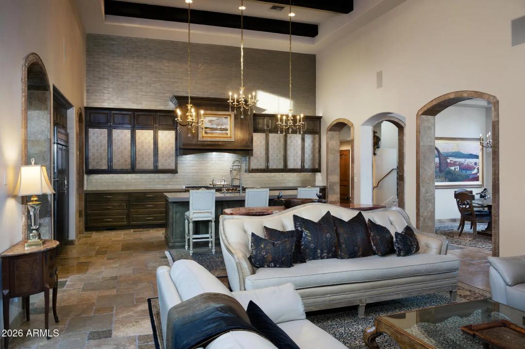 Real Estate Picture 14
