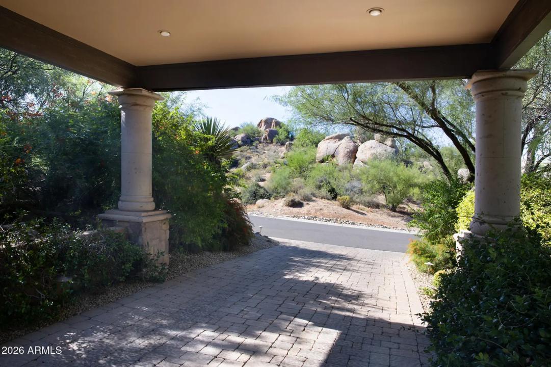 Real Estate Picture 5