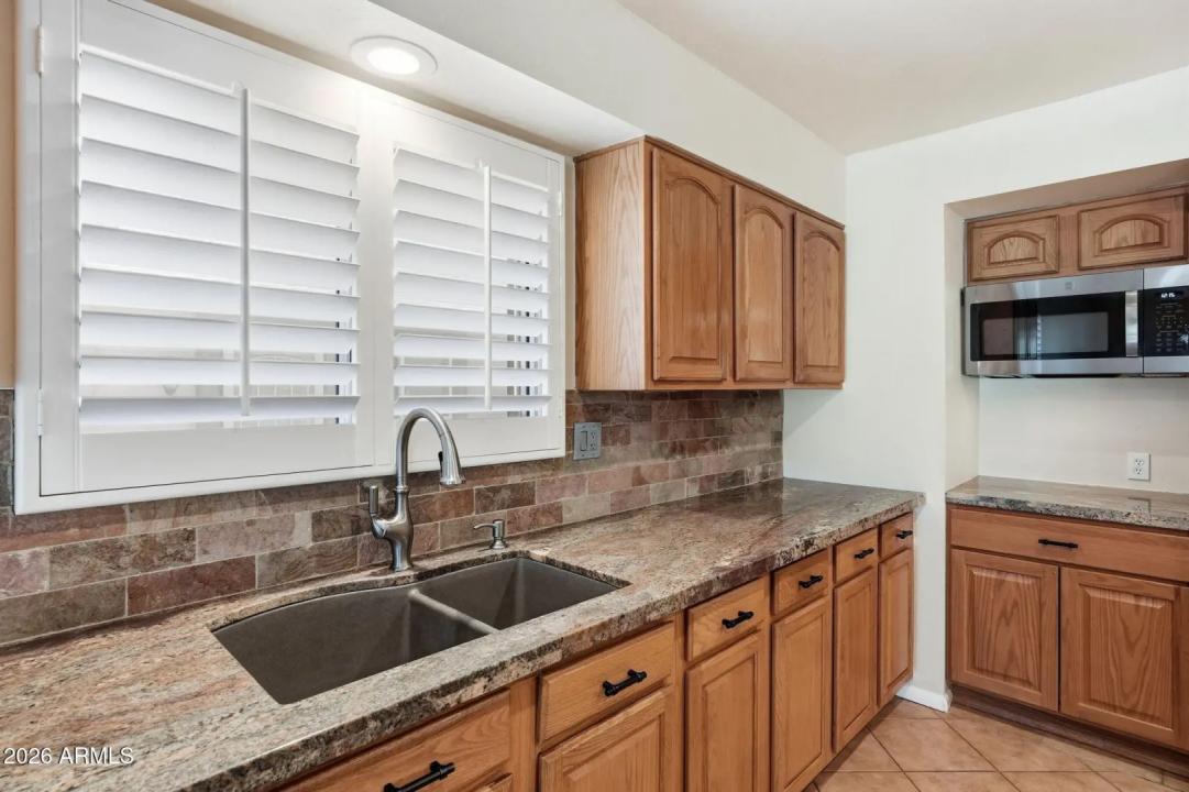 Real Estate Picture 7