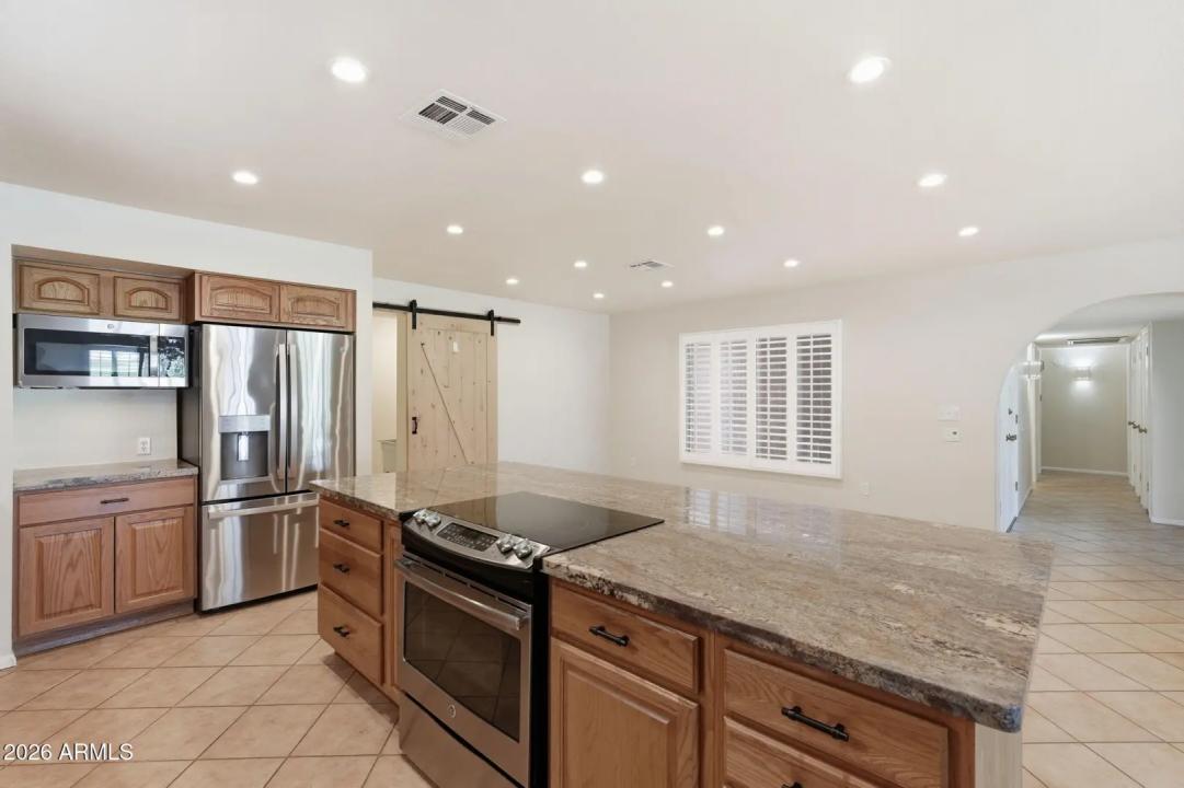 Real Estate Picture 6