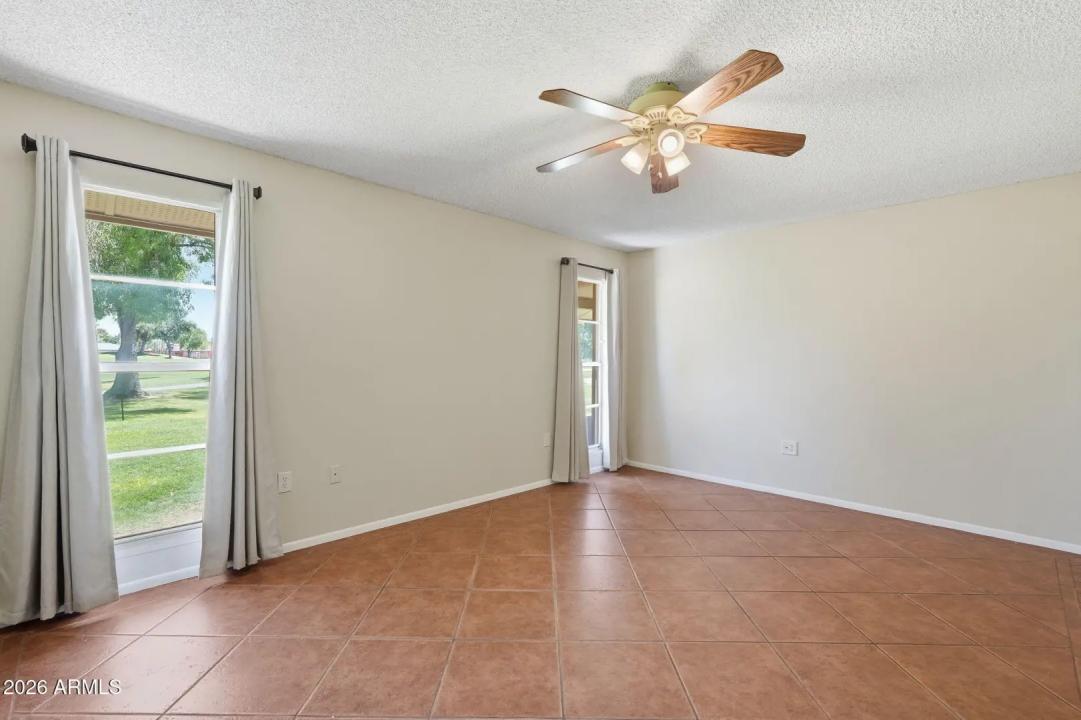 Real Estate Picture 14