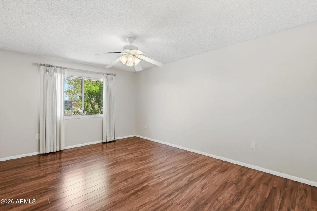 Real Estate Picture 19