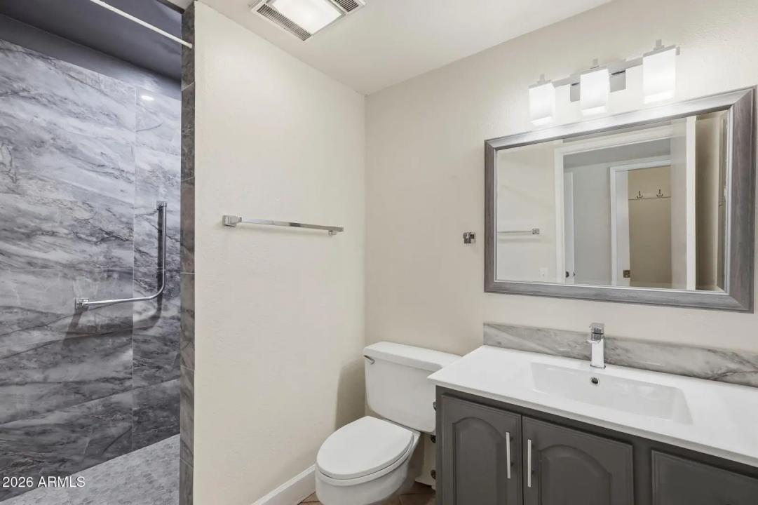 Real Estate Picture 16