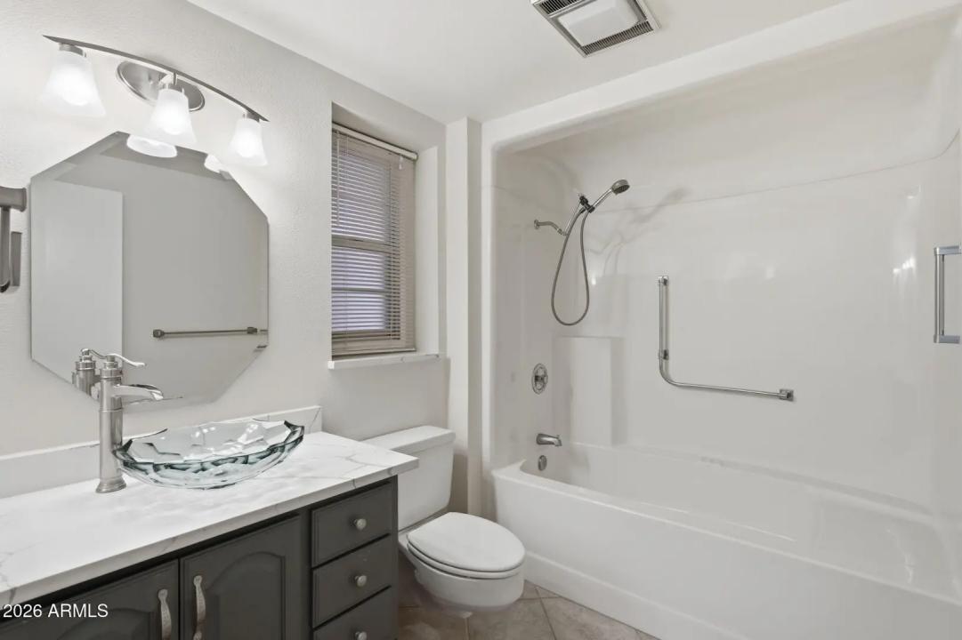 Real Estate Picture 20
