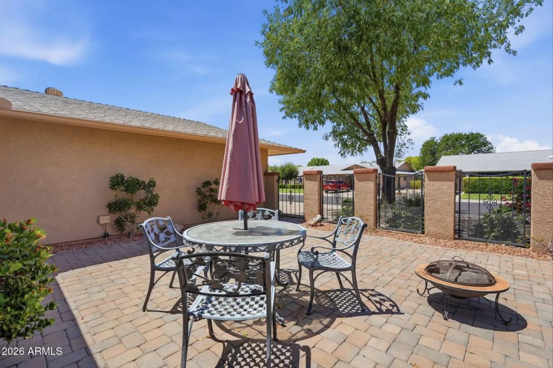 Real Estate Picture 4