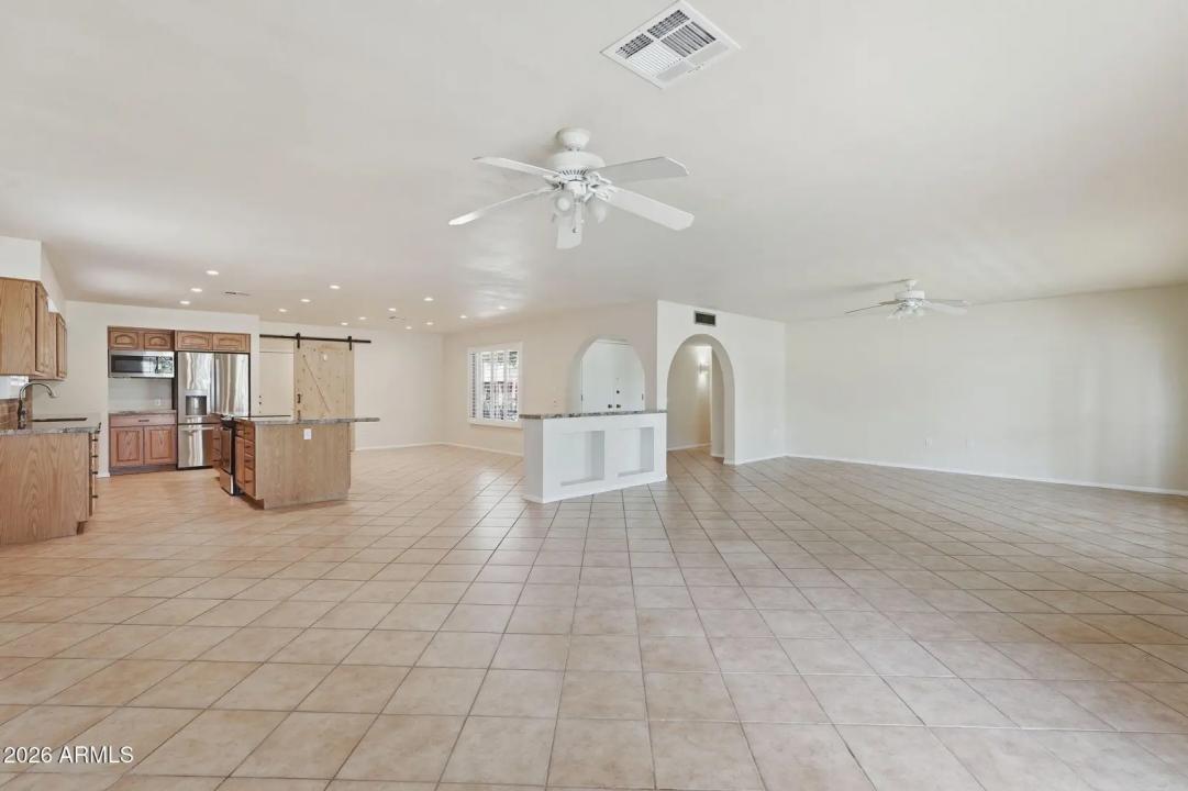 Real Estate Picture 11