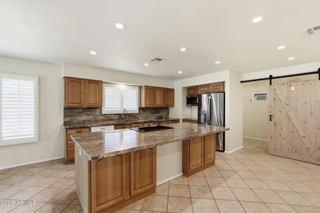 Real Estate Picture 26