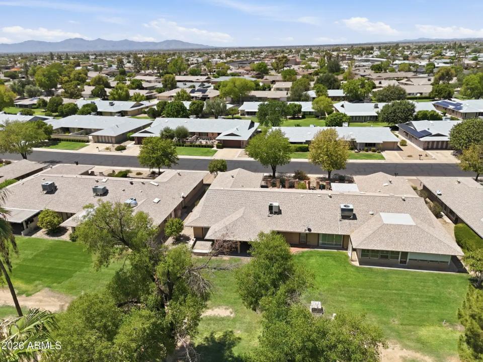 Real Estate Picture 3