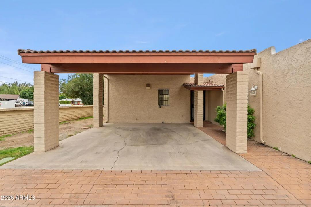 Real Estate Picture 3