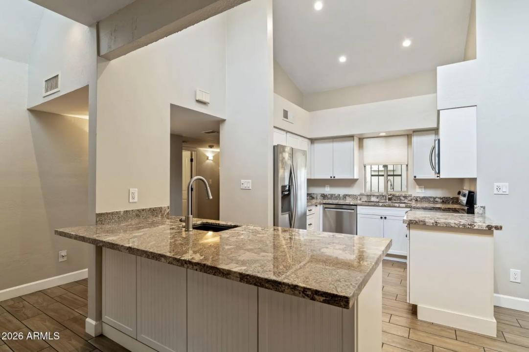Real Estate Picture 16