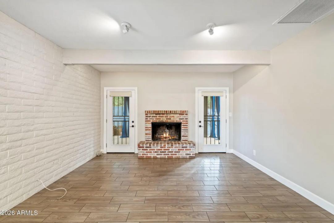 Real Estate Picture 17