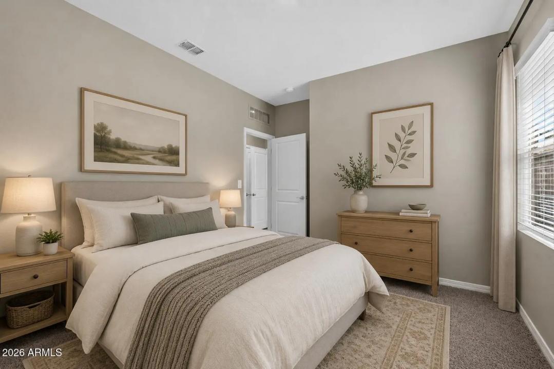 Real Estate Picture 12
