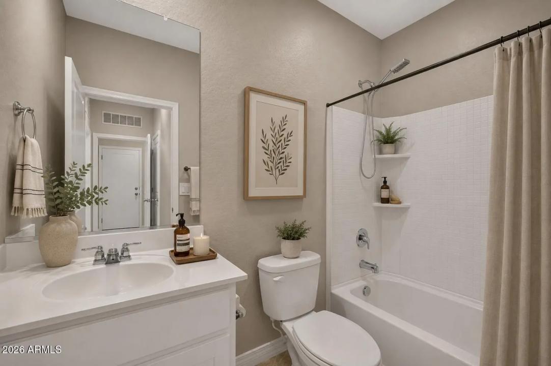 Real Estate Picture 14