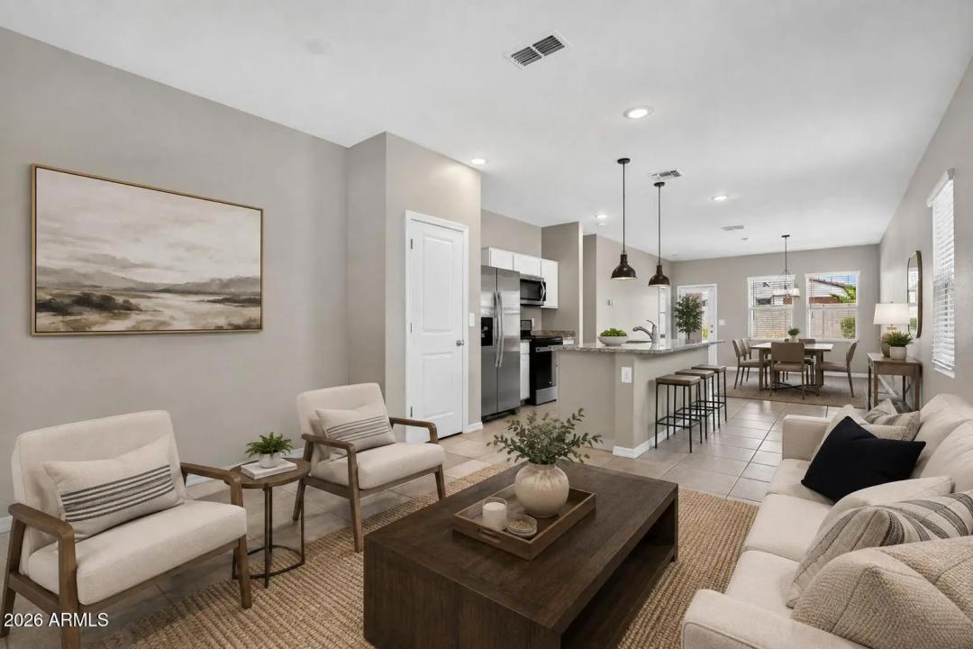 Real Estate Picture 4