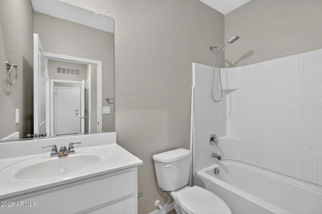 Real Estate Picture 13